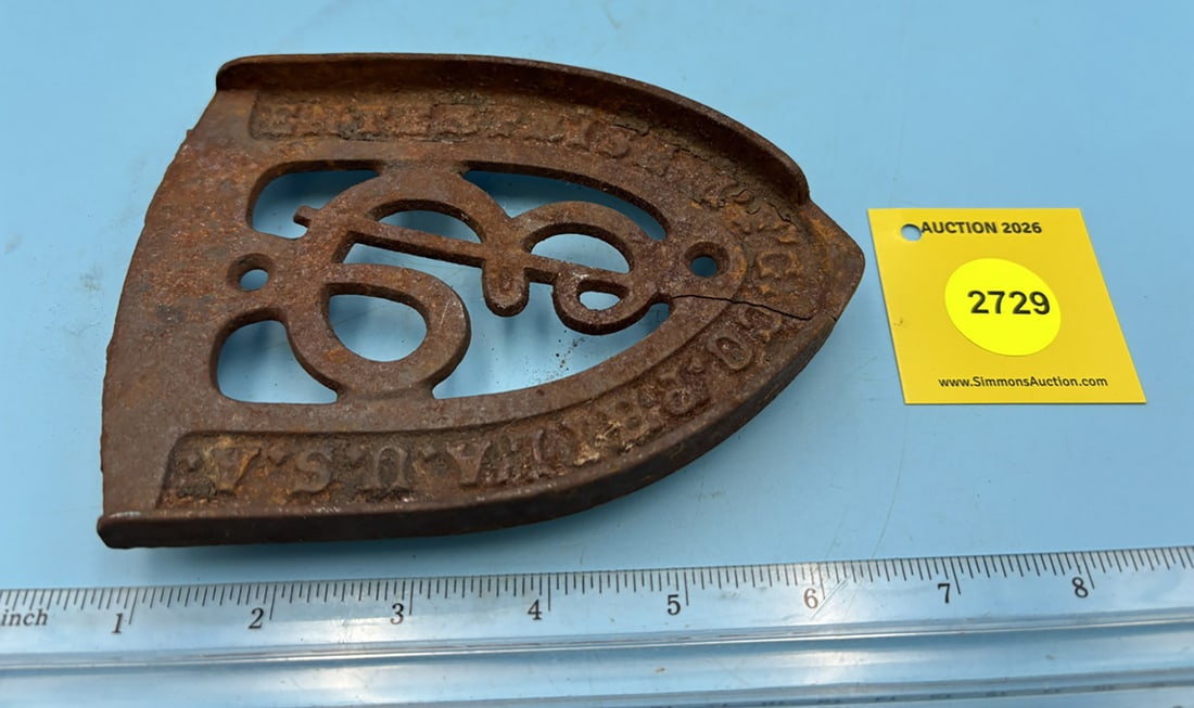 "E" Enterprise MFG Co. Philadelphia PA trivet w/ three feet CRACKED (1 of 3)
