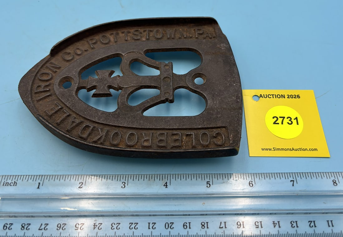 Crown & Maltese Cross, Colebrookdale Iron Co., Pottstown PA trivet w/ three feet (1 of 2)