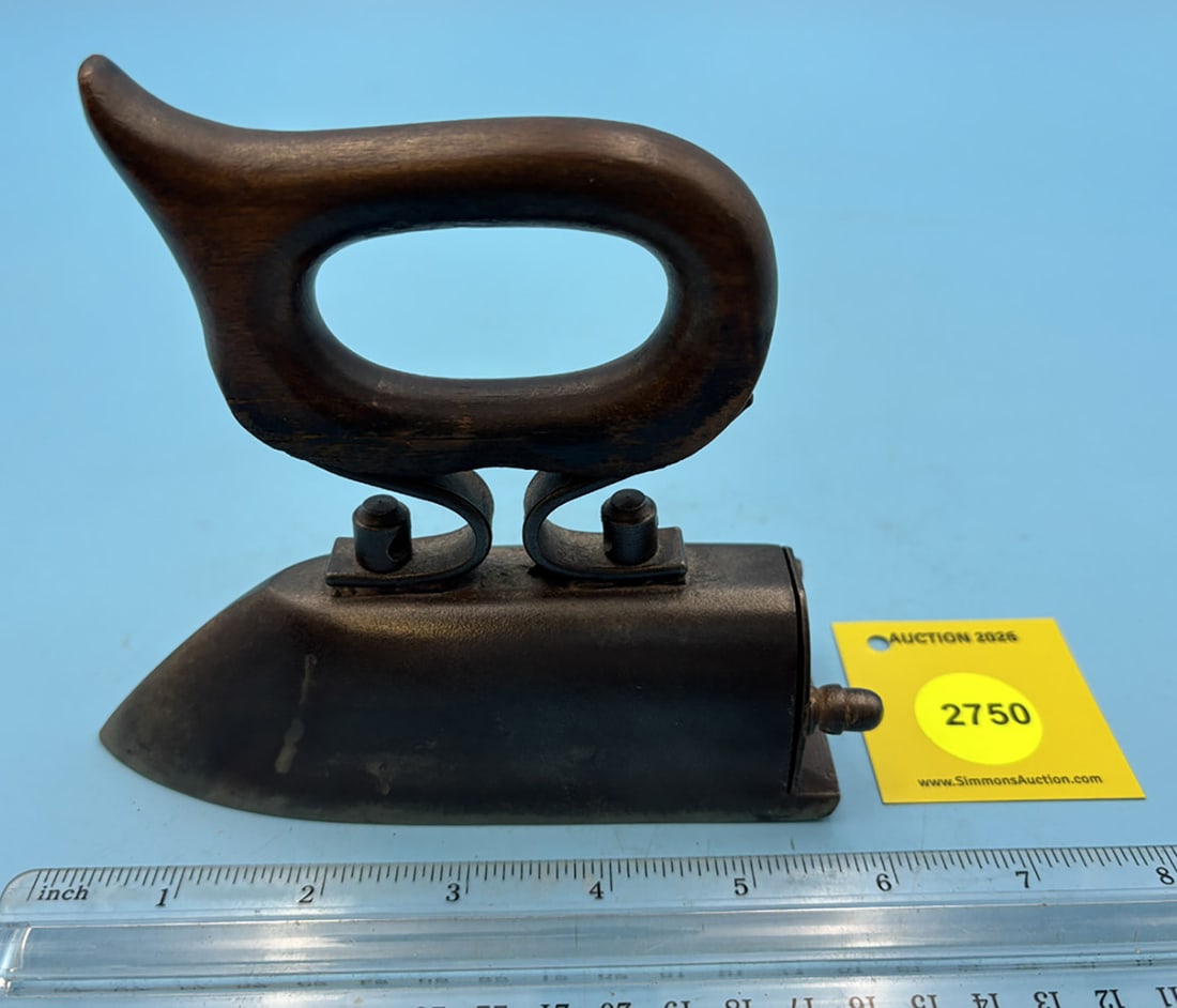 Narrow box iron, hindged door, no slug: Narrow box iron, hindged door, no slug