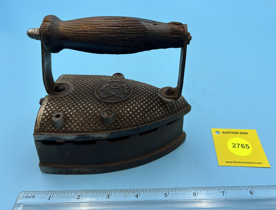OK natural gas iron, England, cross hatch pattern on top, "guts" missing - 2