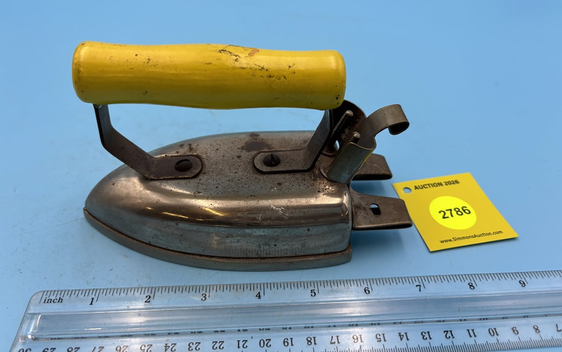 Super Sectric iron w/yellow handle, Superior Electric products Corp. St. Louis: Super Sectric iron w/yellow handle, Superior Electric products Corp. St. Louis