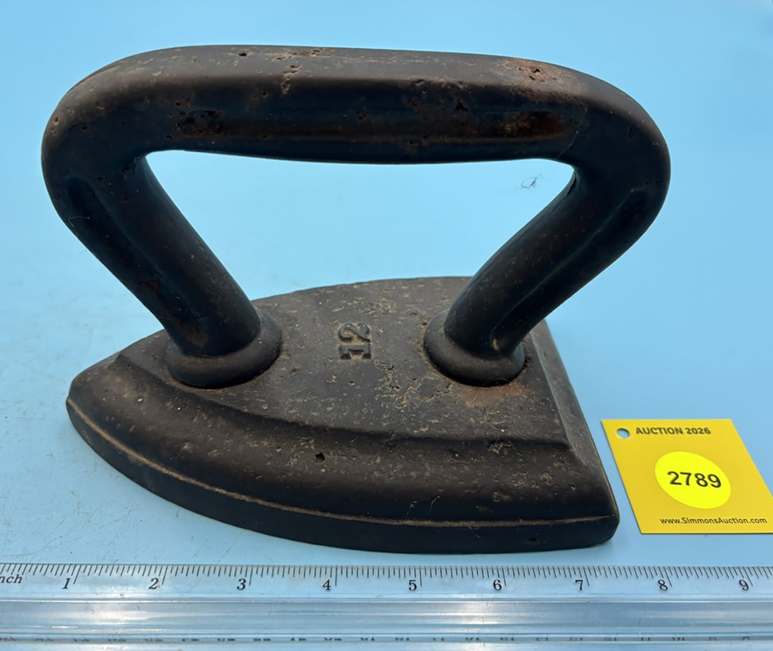 one piece iron marked "12": one piece iron marked "12"