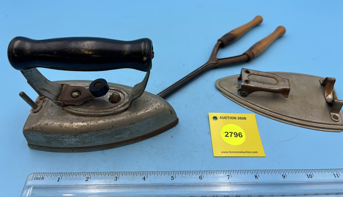 Universal Detachable handle elec. Iron w/curling iron w/trivet - 2