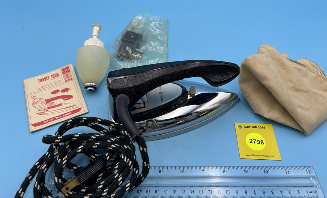 General Electric travel iron w/cloth bag - 3