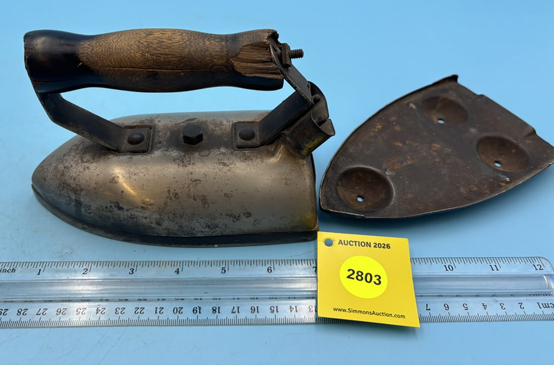 Westinghouse Type H iron w/trivet: Westinghouse Type H iron w/trivet