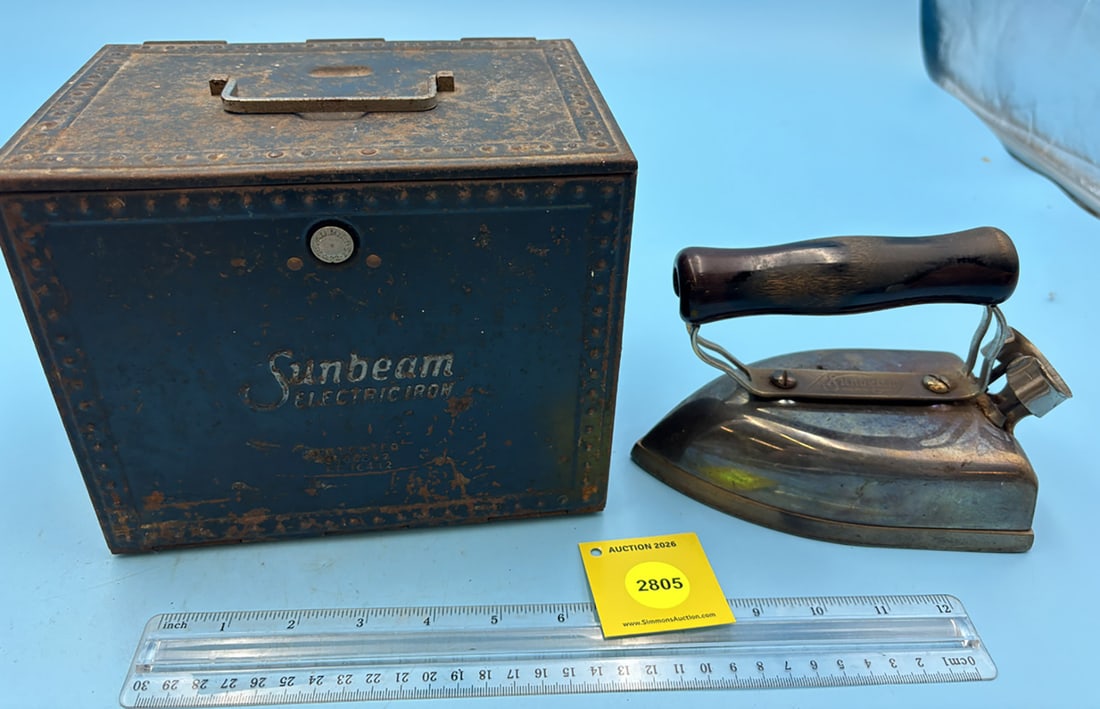 Sunbeam electric iron w/metal box (1 of 3)
