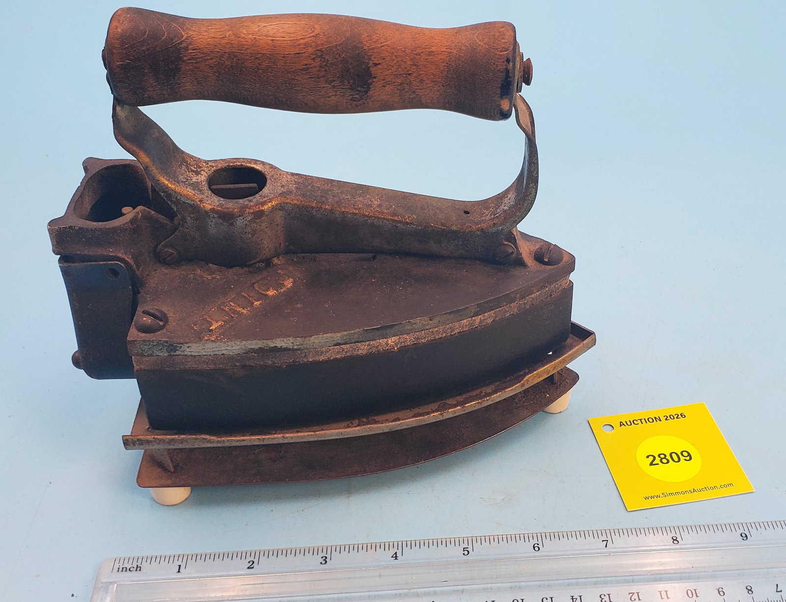 Hotpoint Electric Iron, Pacific Electric Heating Co, Chicago/Ontario, w/trivet (1 of 3)
