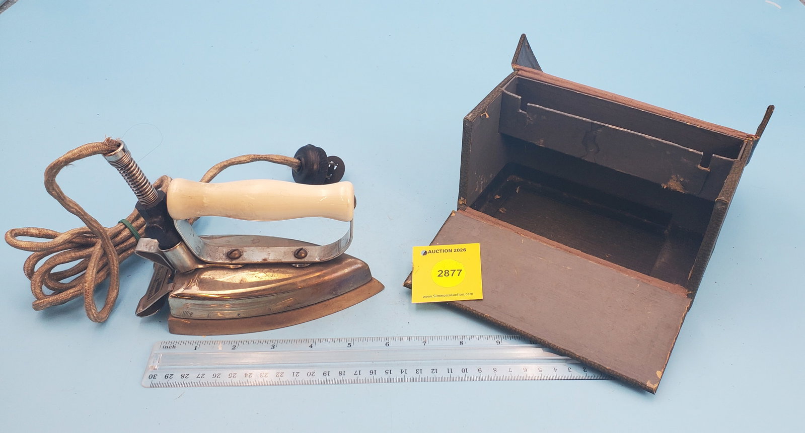Hotpoint iron, Edison Electric Appliance Co, original box (1 of 2)