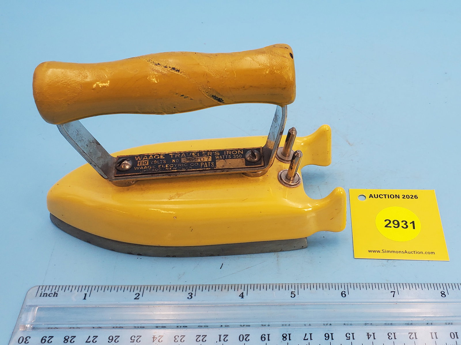Waage traveler's iron, yellow base and handle (1 of 2)