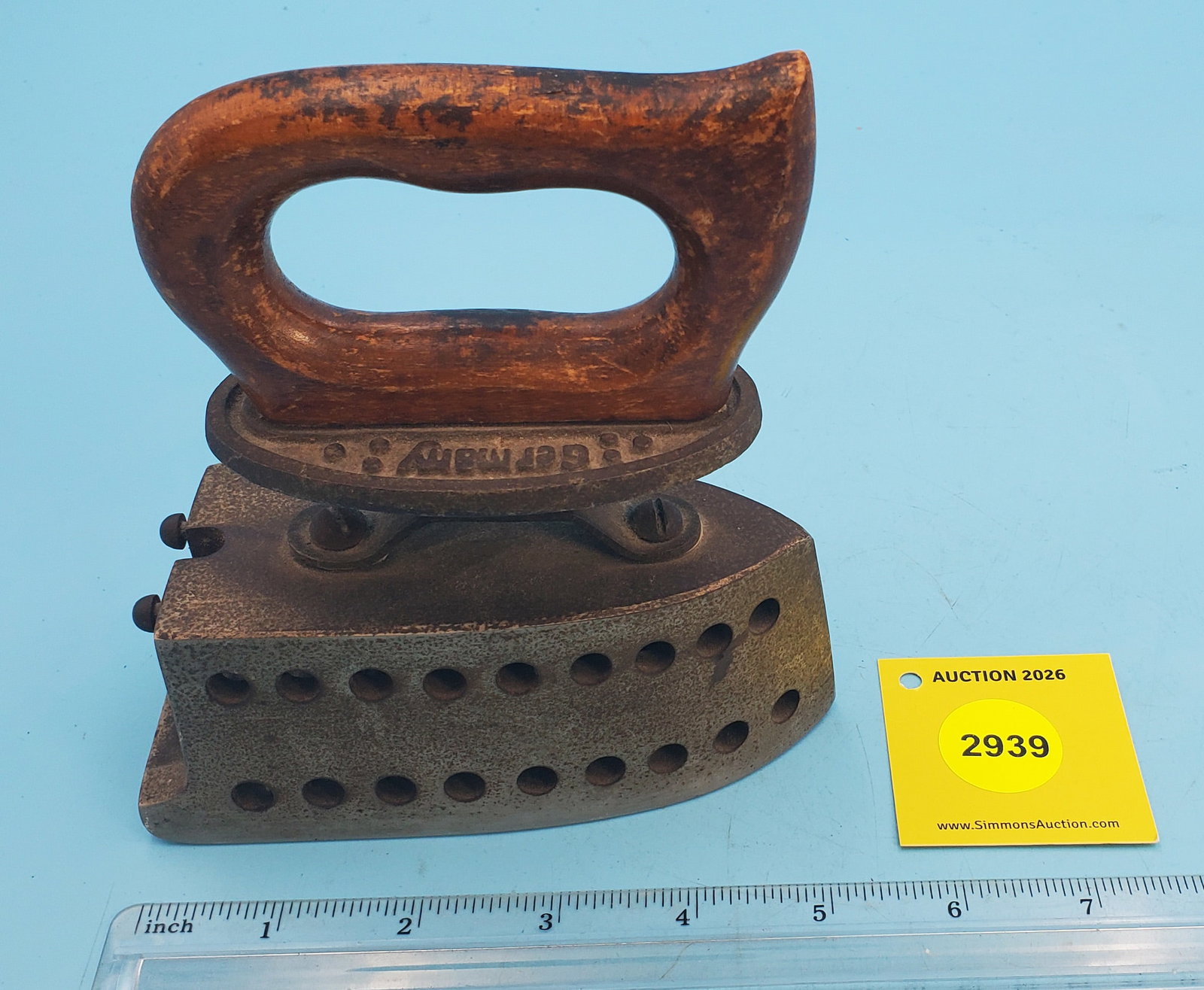 Natural gas iron, B.M.T. & Bro NY, Germany (1 of 2)