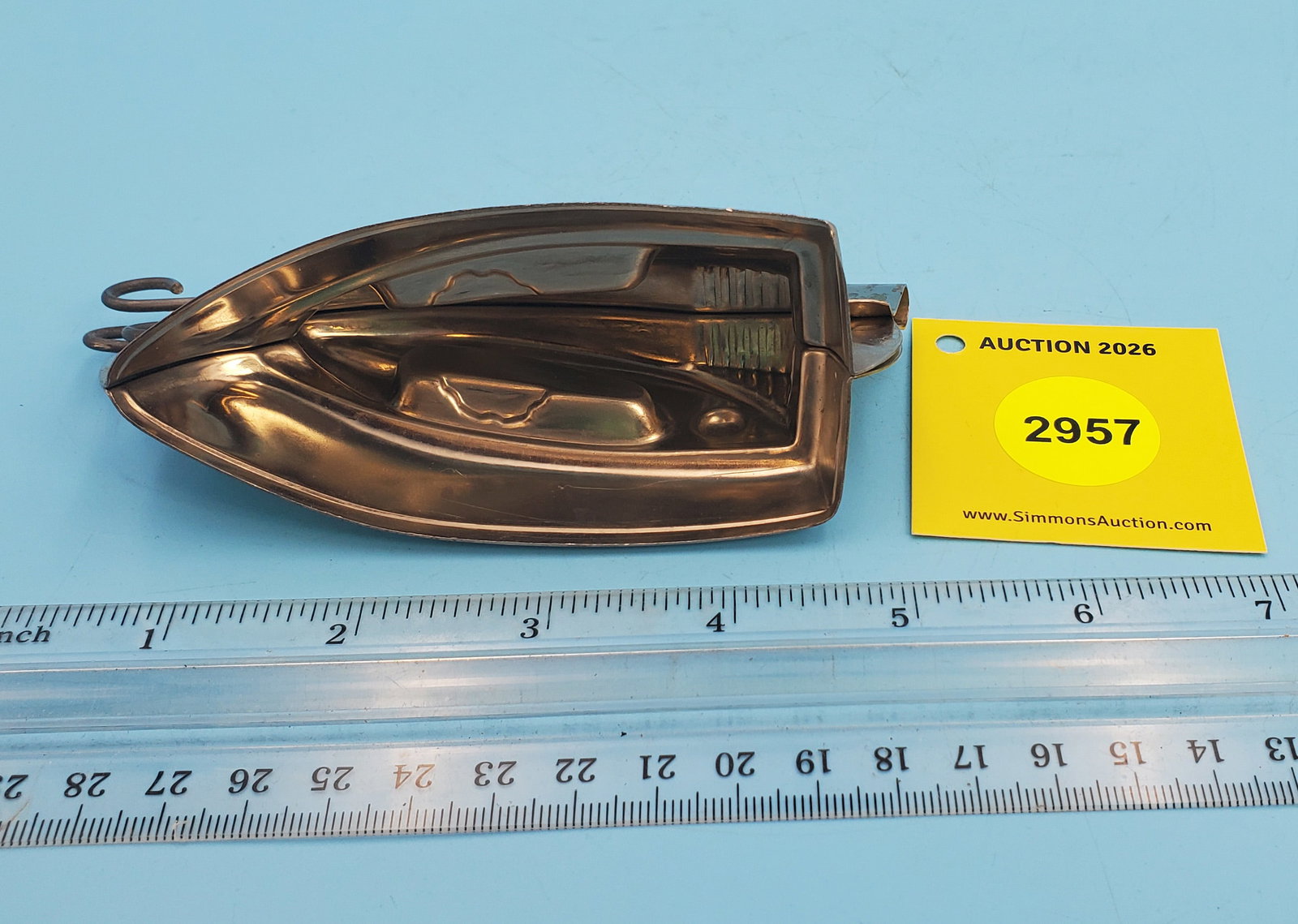 Tilburg aluminum candy mold in shape of an iron - 2