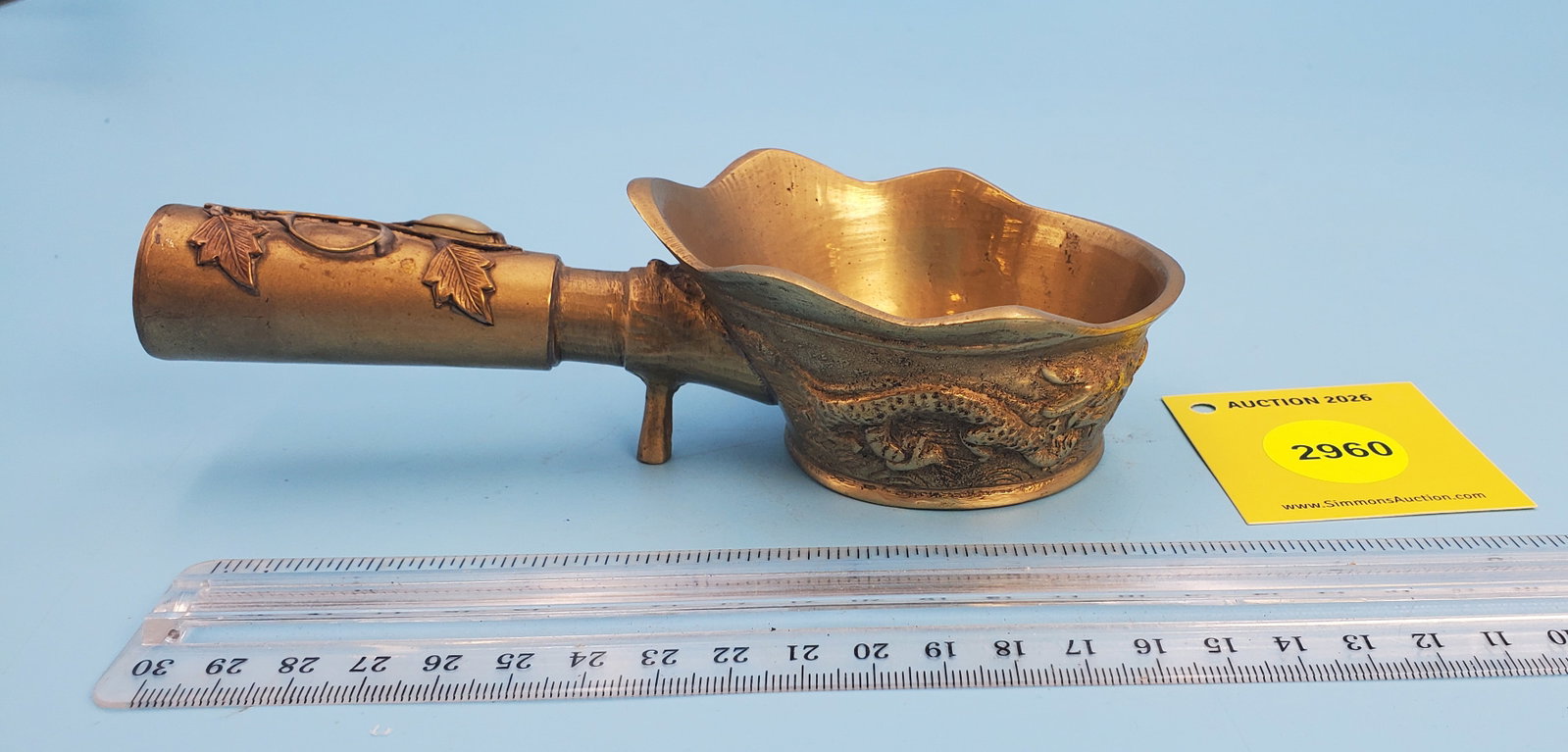 Chinese pan iron, brass w/decorated handle - 3