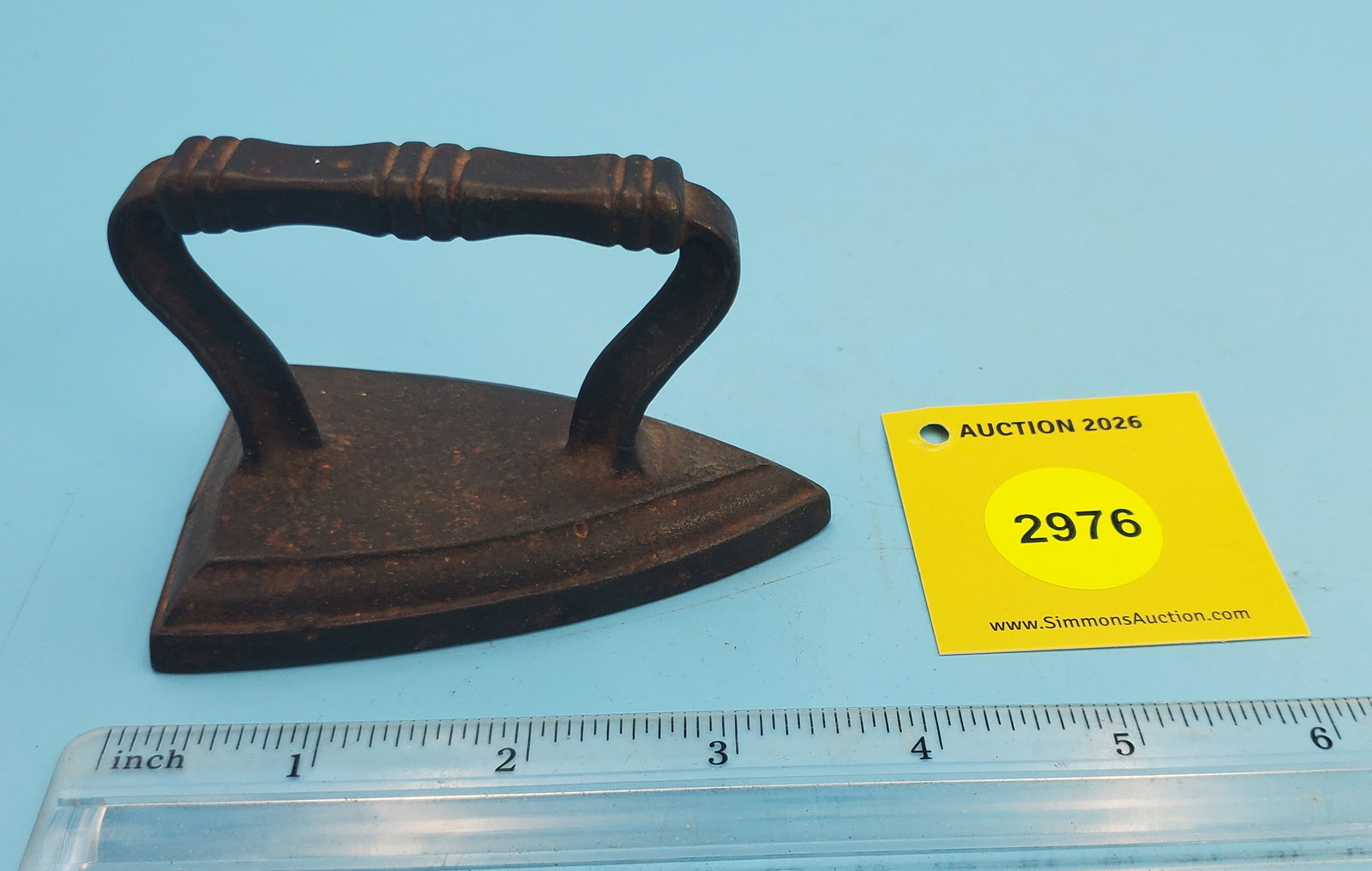 Child's iron, ribbed handle - 2