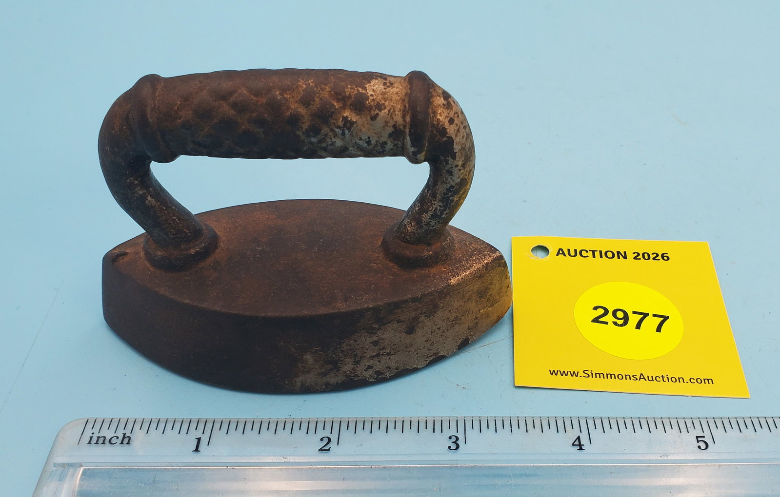 Child's iron, crosshatch hand grip: Child's iron, crosshatch hand grip