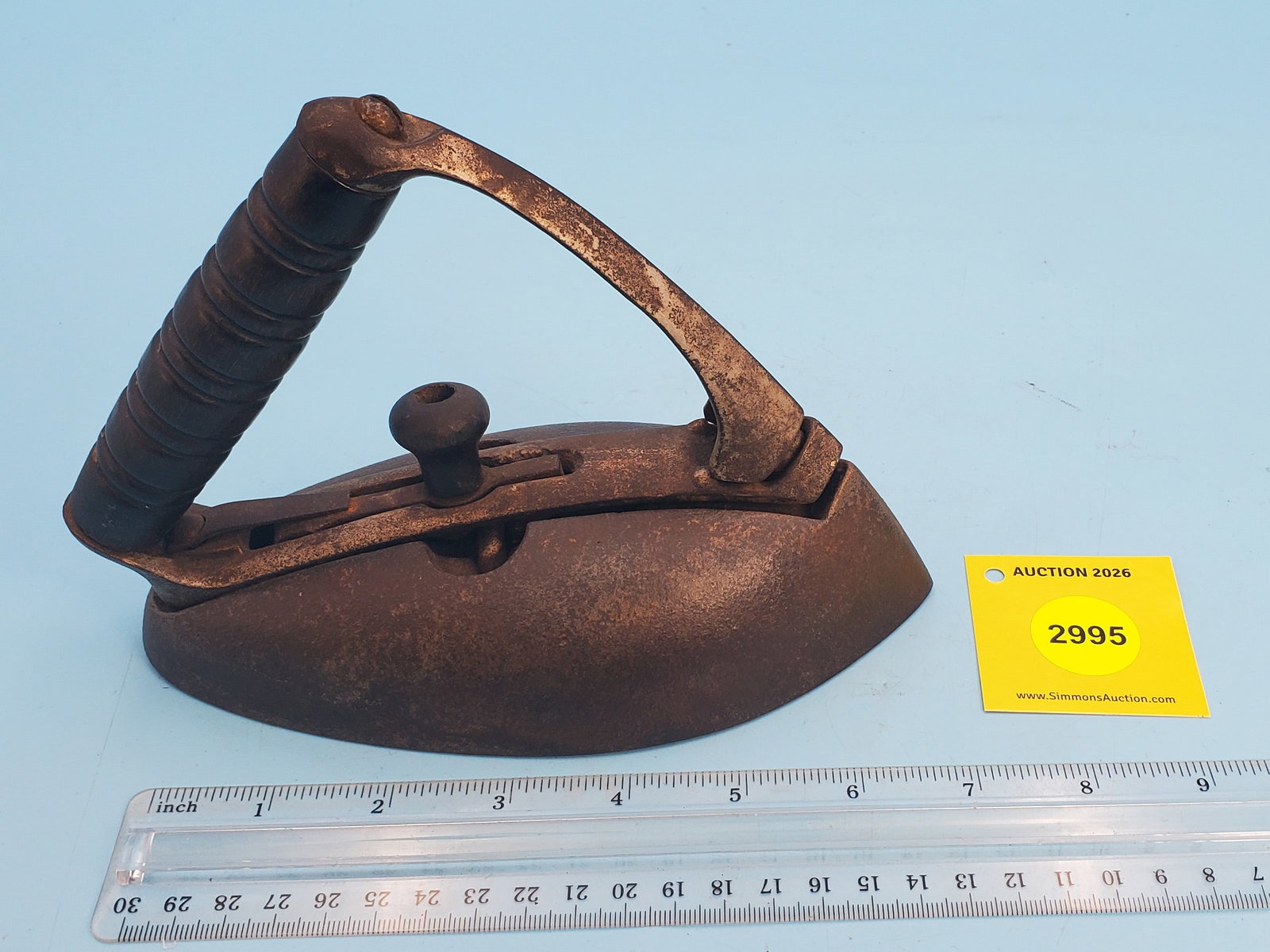 No markings, cold handle, sloping handle: No markings, cold handle, sloping handle