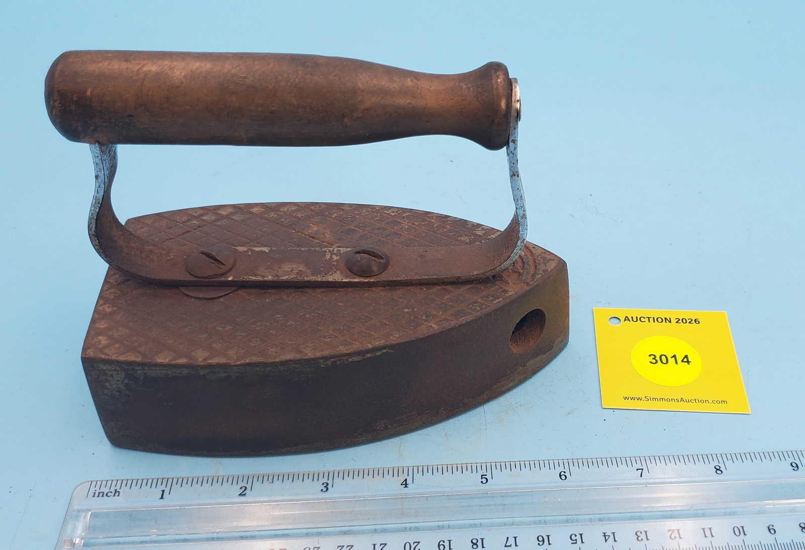 Gas iron w/crosshatch pattern on top - 2