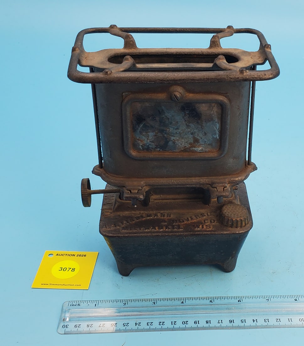 Acme L & H No 10 heater, A.J. Lindemann & Hoverso Co, Millwaukee Wis (1 of 3)