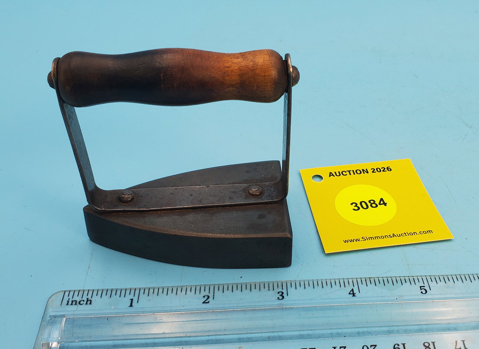 Flat iron, no markings, wood grip, L 2 7/8": Flat iron, no markings, wood grip, L 2 7/8"