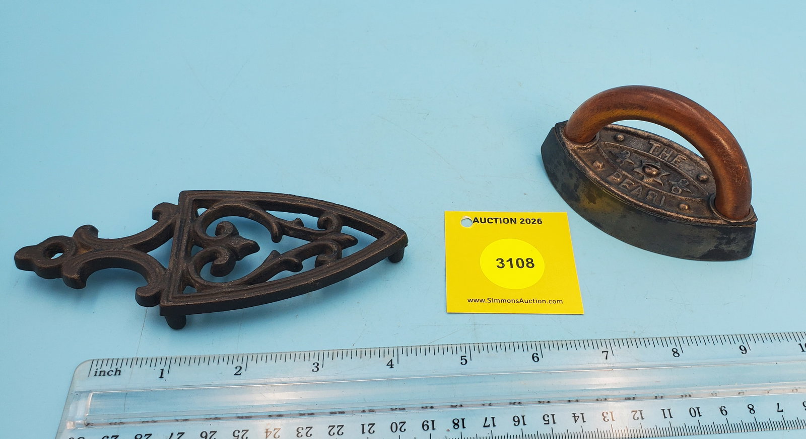 Wood grip, The Pearl, late 1800, L 3 3/4" w/trivet - 2