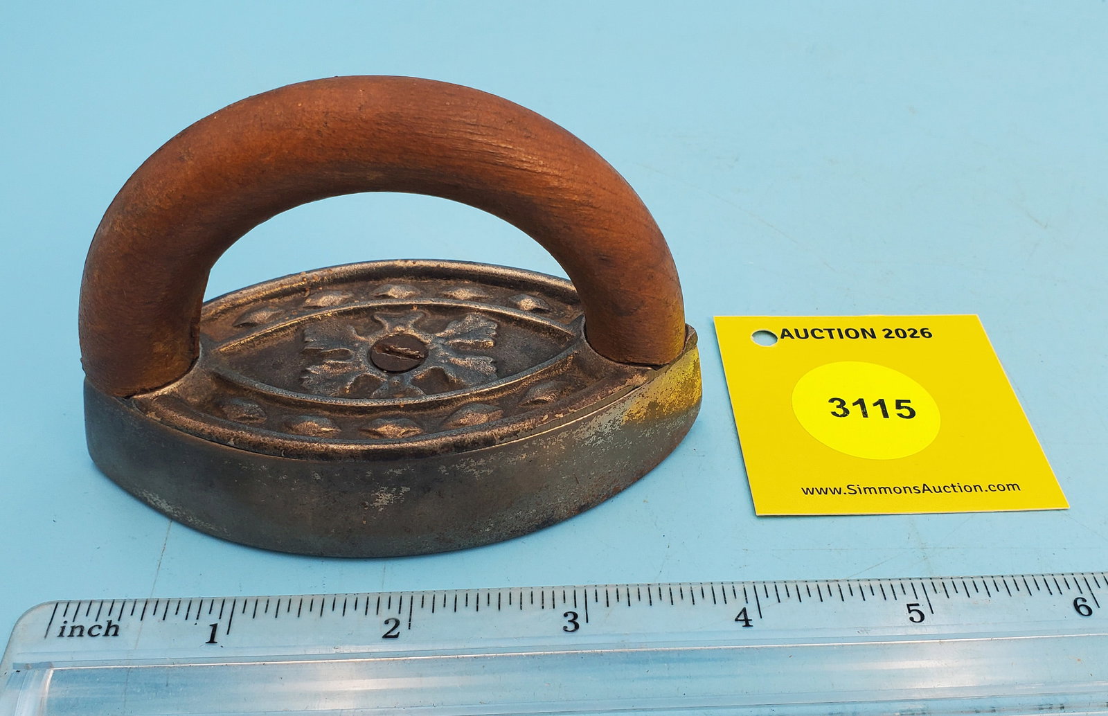 Wood grip, decorative top, L 4" (1 of 2)