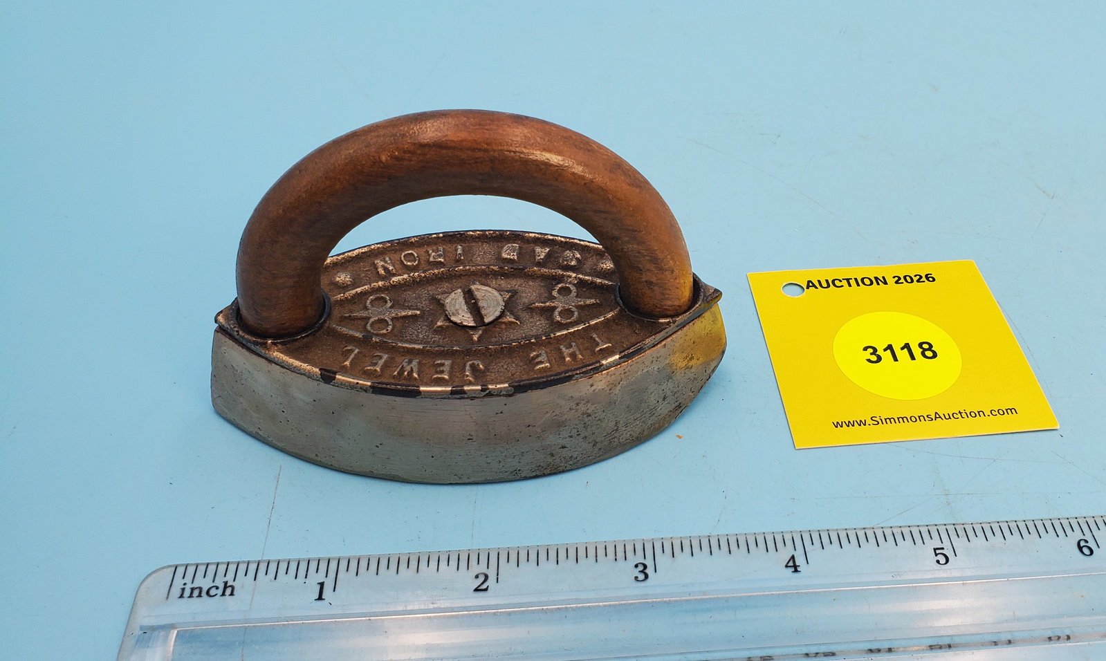 Wood grip, The Jewel sad iron, L 3 3/4" (1 of 2)