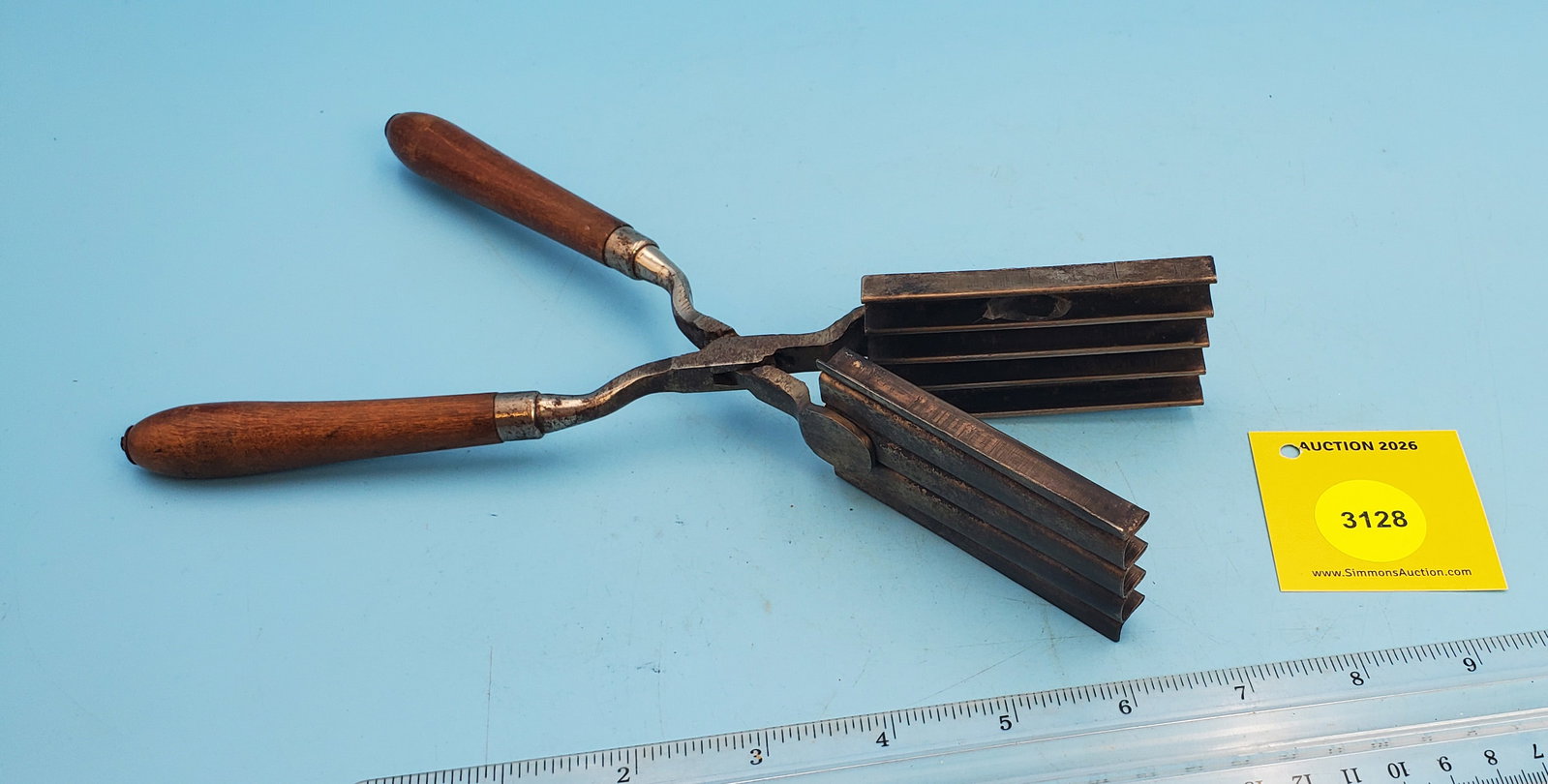 Fluting scissors, wood grips: Fluting scissors, wood grips