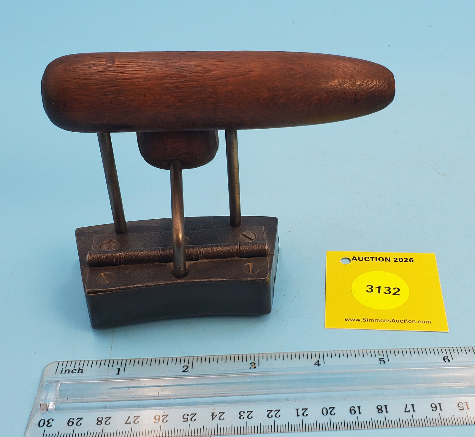 Hat shackle: Hat shackle