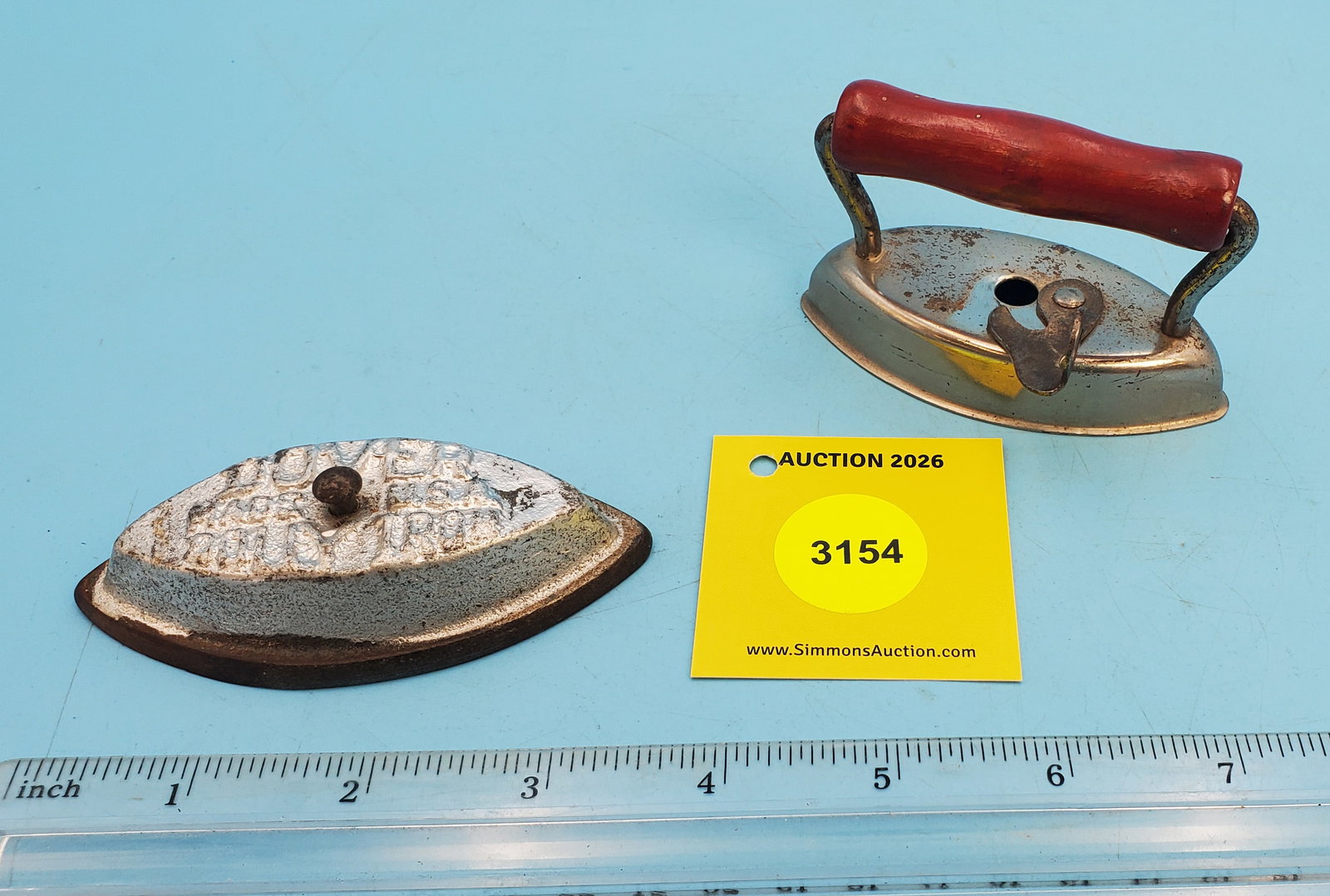 Dover Dolly Iron Made USA, red handle, L 3 1/2" - 2