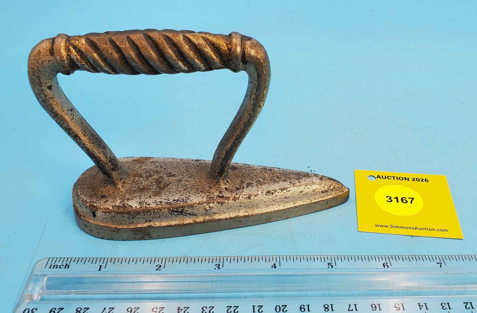 Sleeve iron, rope handle, no markings, L 5 1/2": Sleeve iron, rope handle, no markings, L 5 1/2"