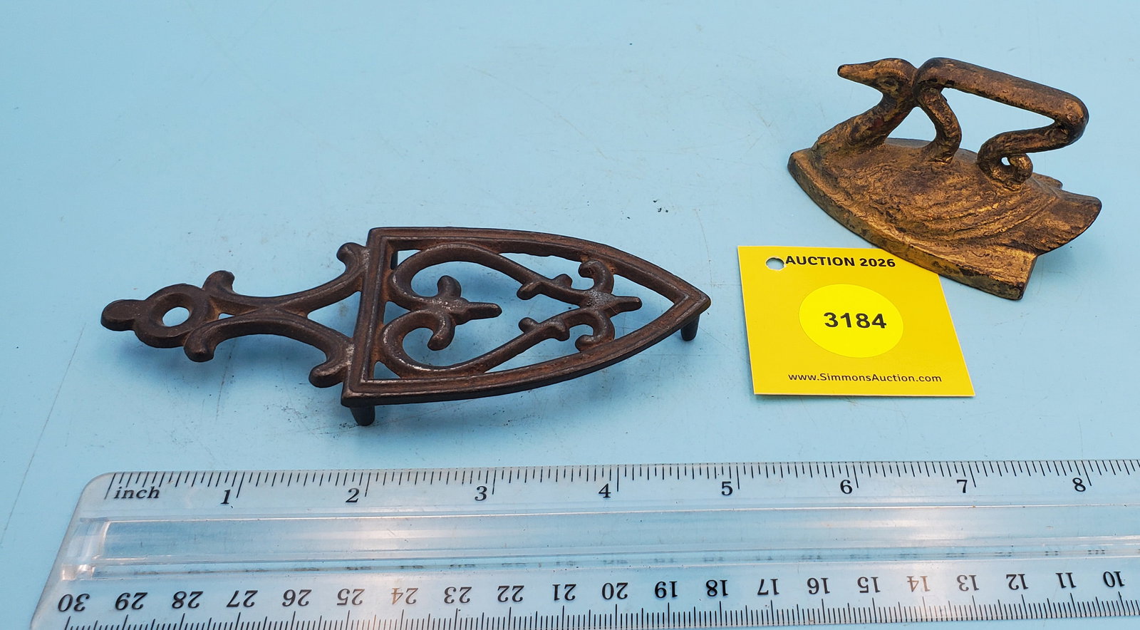Swan, L 2 7/8" w/trivet - 2