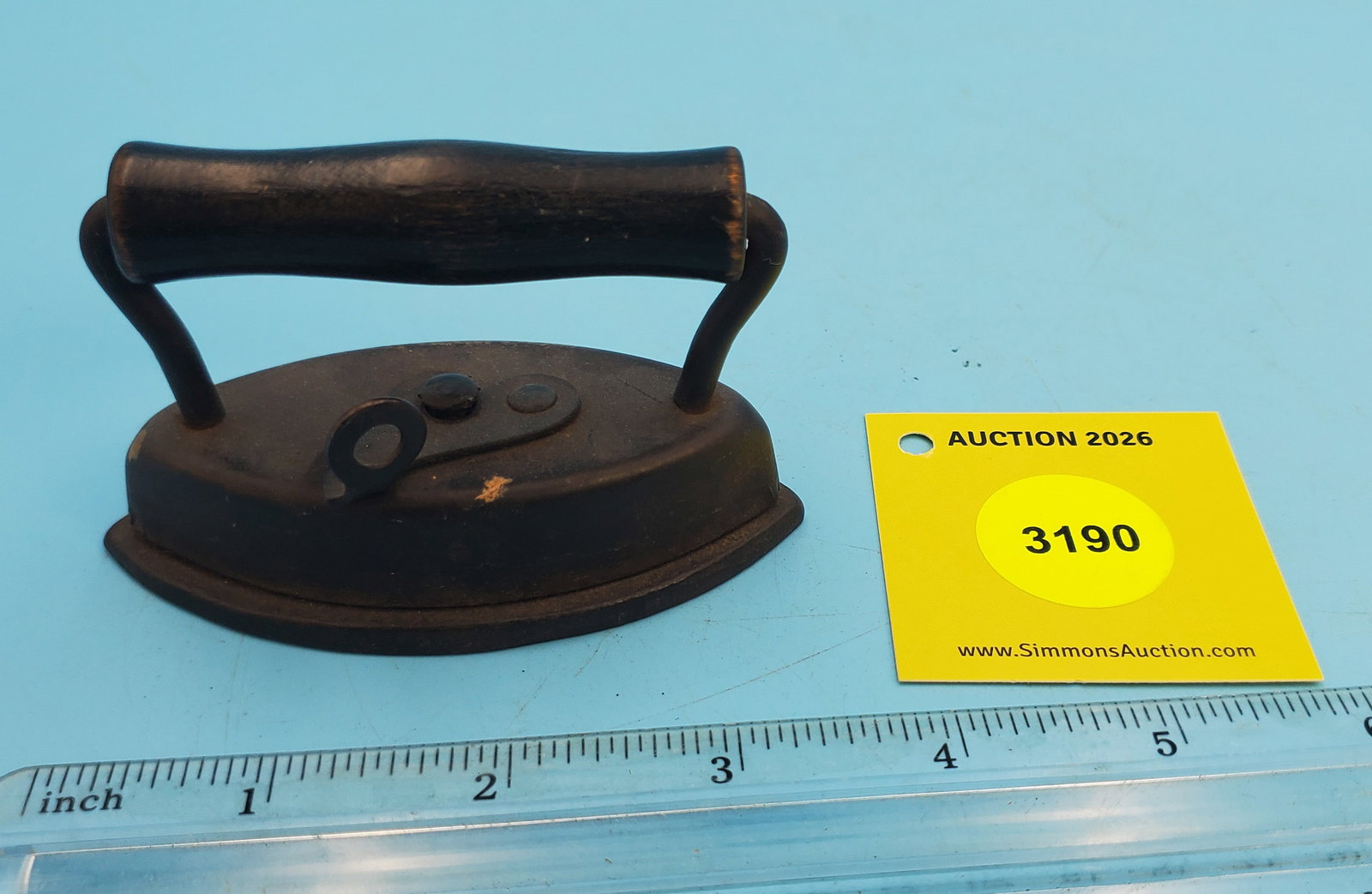 Child's two piece iron, L 3 1/2": Child's two piece iron, L 3 1/2"