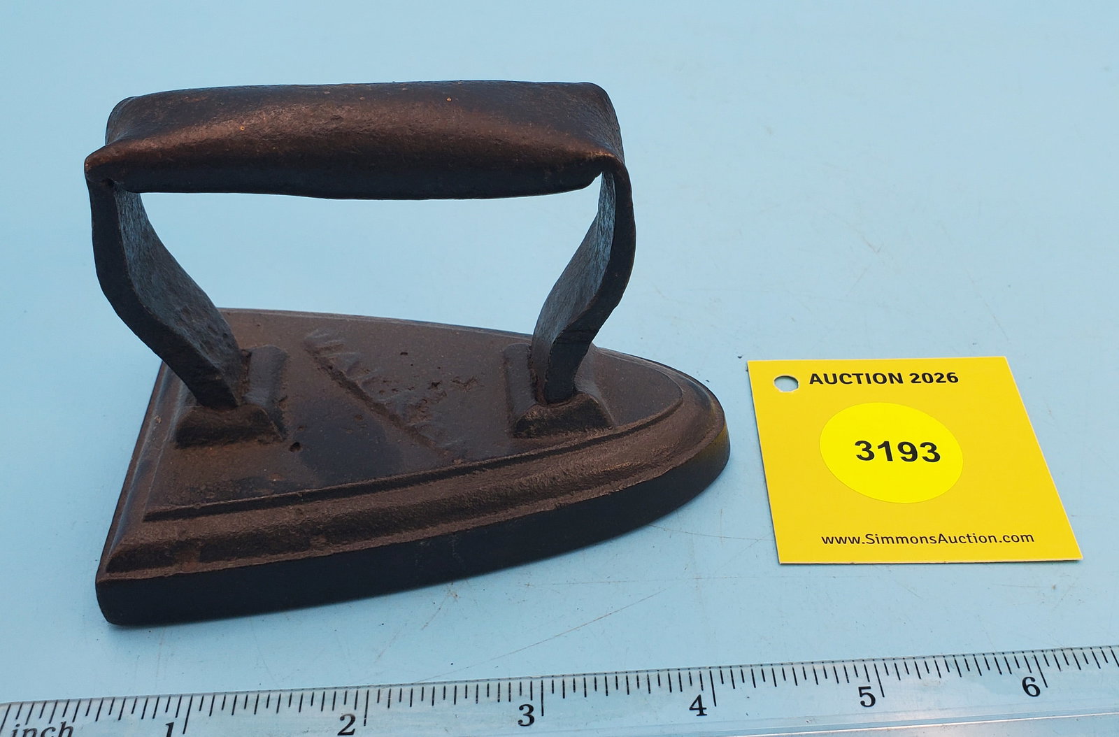 Flat iron, open grip handle, inelligible markings, L 4" (1 of 2)
