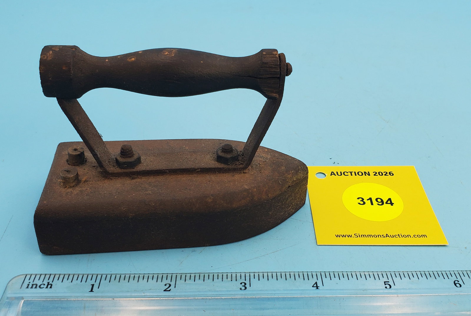 Flat iron, wood grip, no markings, L 4": Flat iron, wood grip, no markings, L 4"