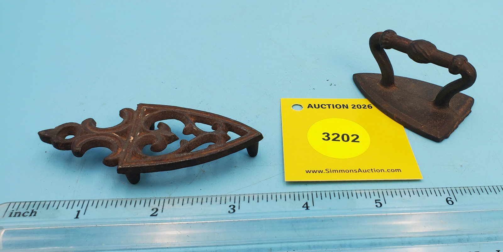Tri bump, L 2 1/8" w/trivet - 2