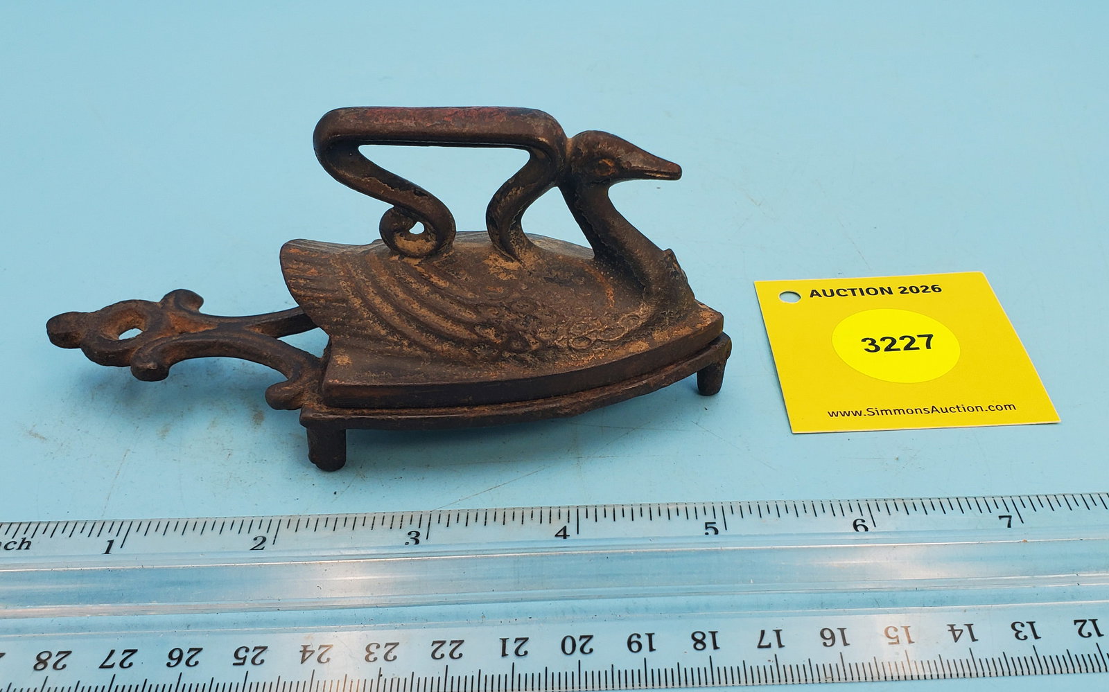 Swan, L 2 3/4" w/trivet: Swan, L 2 3/4" w/trivet
