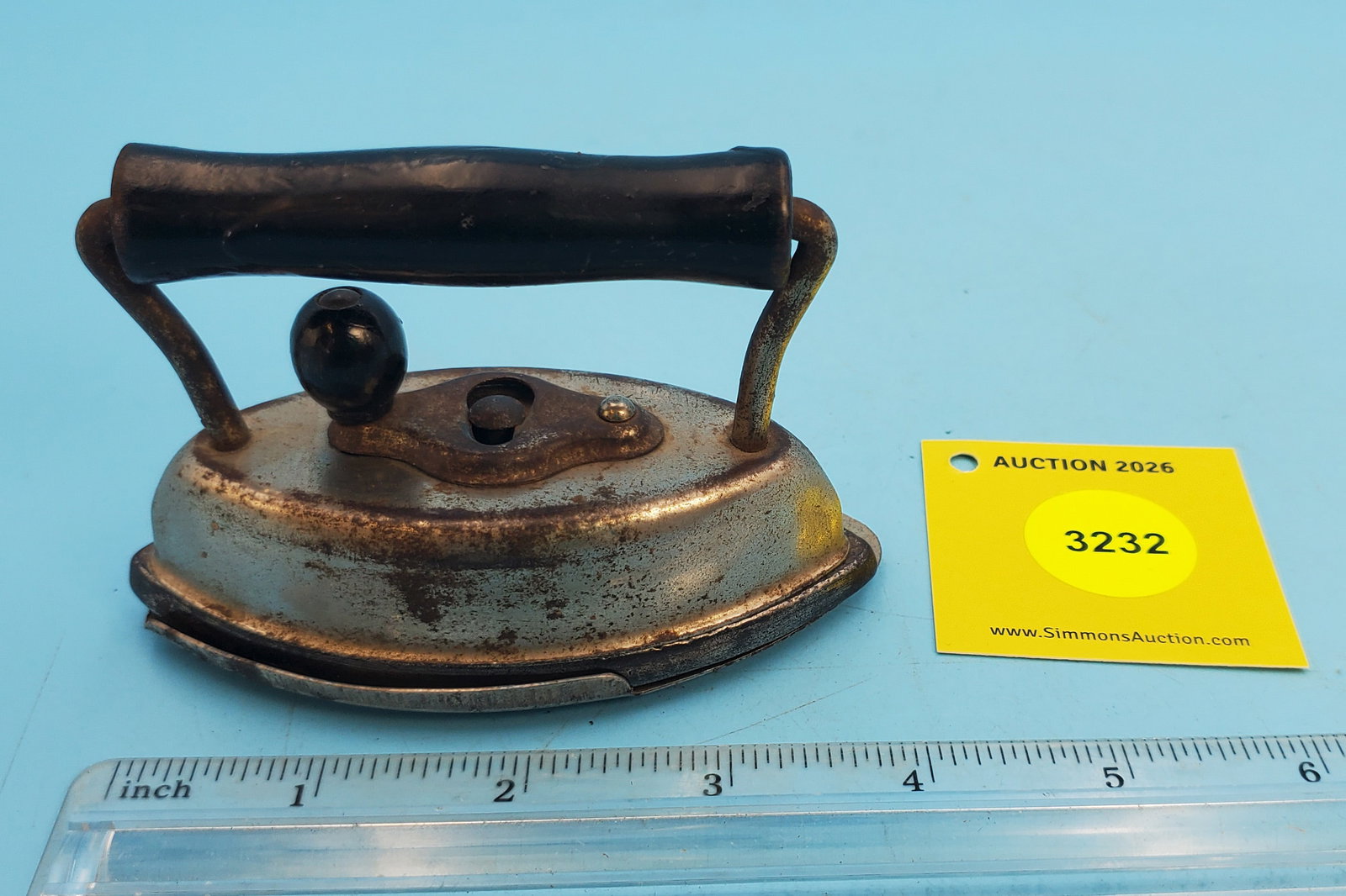 Two piece, Sandy Andy No 22 Sad Iron, L 4 1/8" w/trivet: Two piece, Sandy Andy No 22 Sad Iron, L 4 1/8" w/trivet