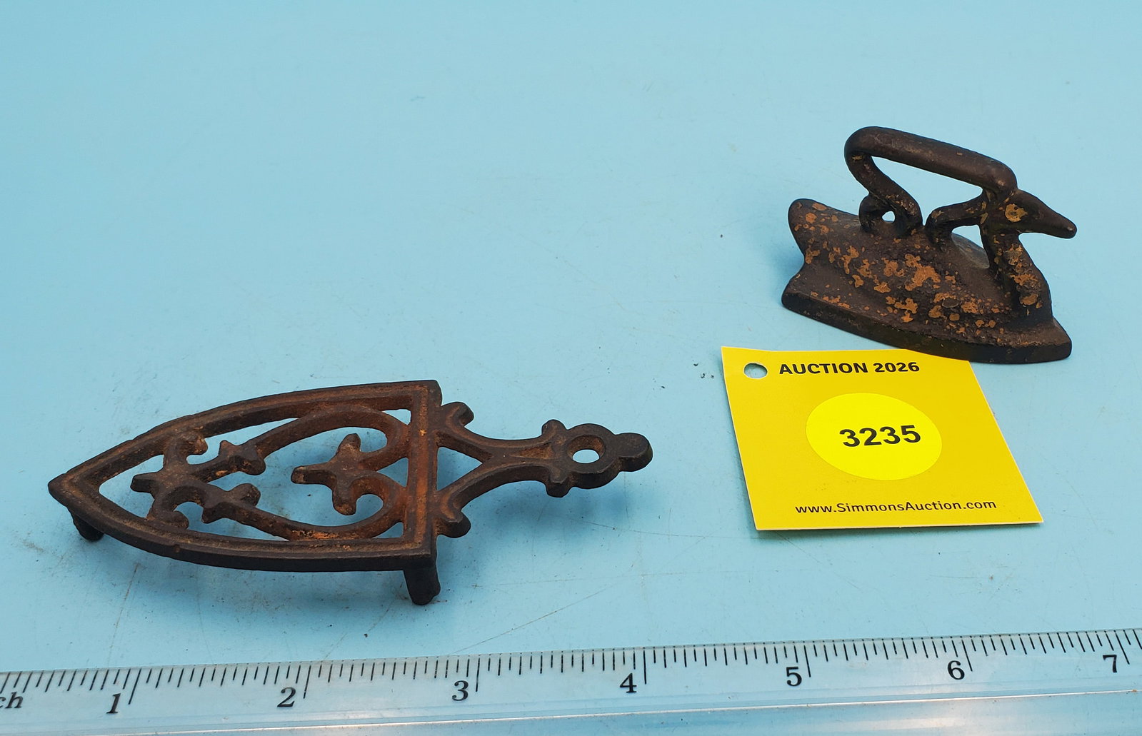 Swan, L 2 1/4" w/trivet - 2
