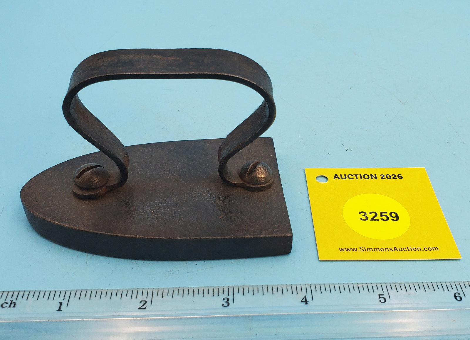 Flat iron, strap handle, no markings, L 3 5/8": Flat iron, strap handle, no markings, L 3 5/8"