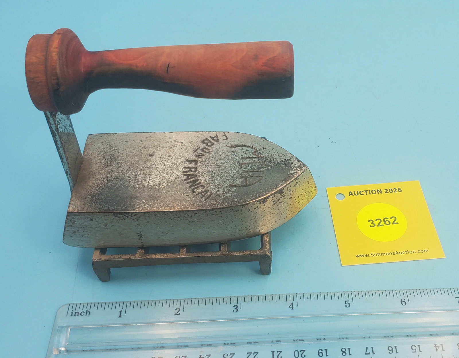 Meta Fab on Francaise iron, wood handle, L 4 1/2" w/square trivet: Meta Fab on Francaise iron, wood handle, L 4 1/2" w/square trivet
