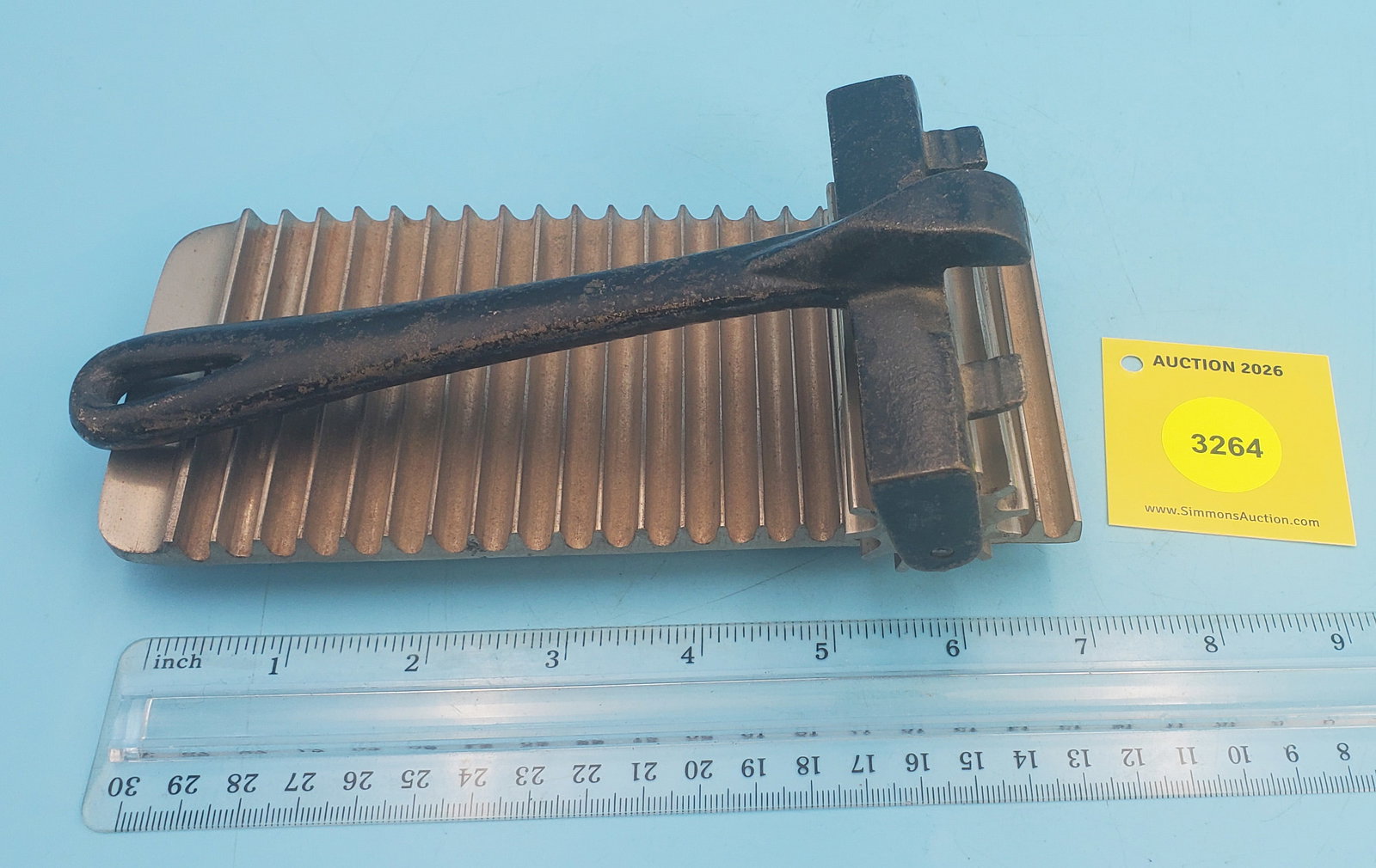 Roller, unmarked, black handle (1 of 3)