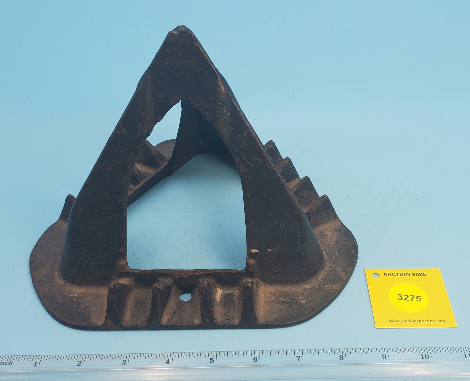 Stove top pyramid, holds 3 irons: Stove top pyramid, holds 3 irons
