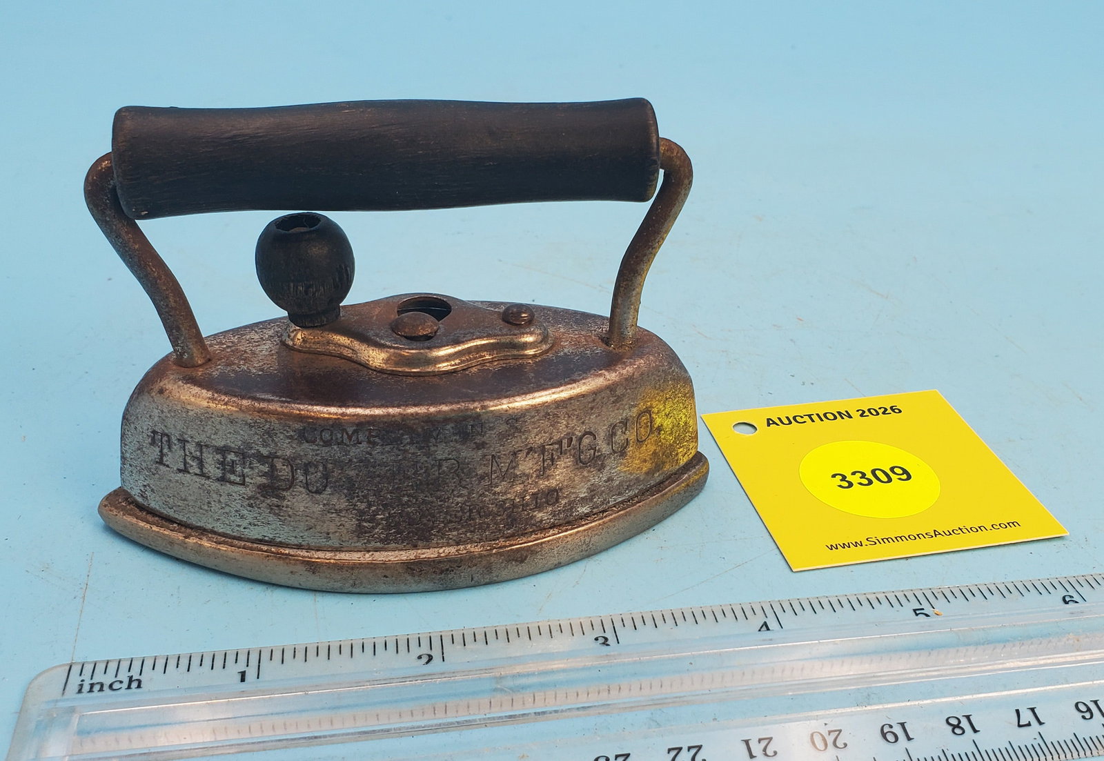 Dover Sad Iron No 902, Compliments of The Dover Mfg Co, Dover Ohio, L 4" - 3