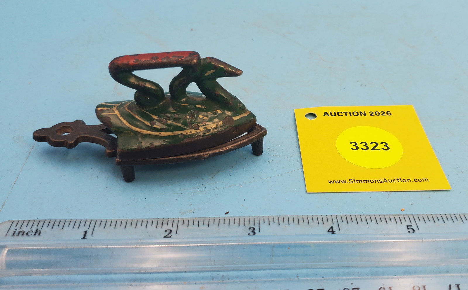 Swan, green w/red handle, w/trivet, L 1 7/8": Swan, green w/red handle, w/trivet, L 1 7/8"