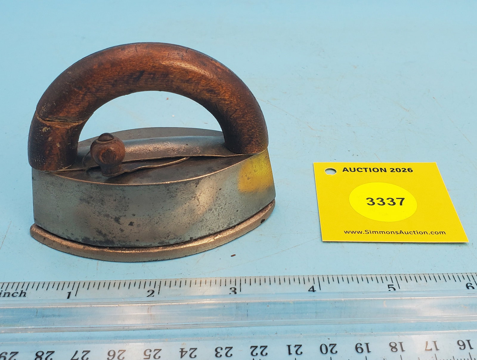 Cold hande, wood grip is cracked, no markings, L 3 1/2": Cold hande, wood grip is cracked, no markings, L 3 1/2"