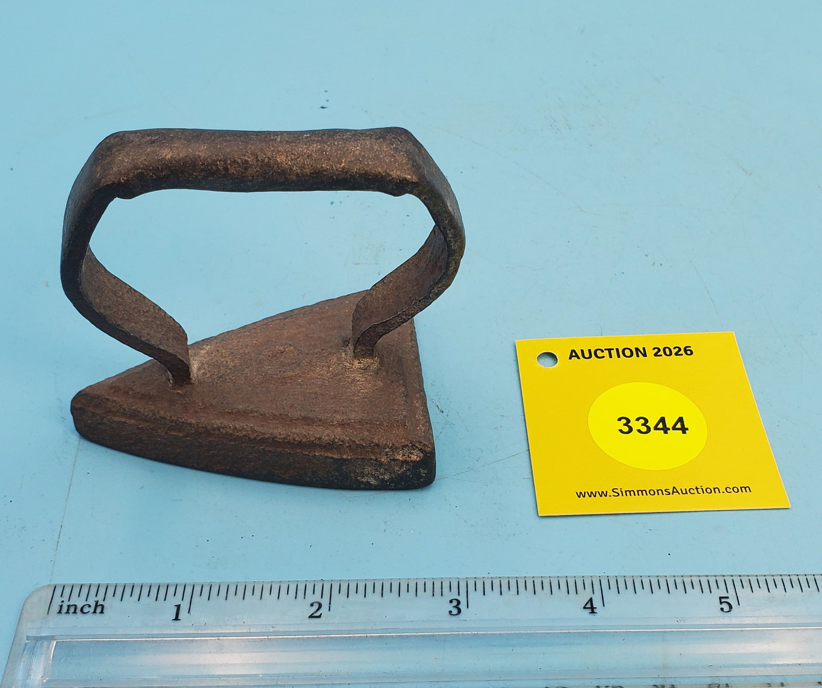 Flat iron "O", hallow grip handle, L 2 7/8" (1 of 2)
