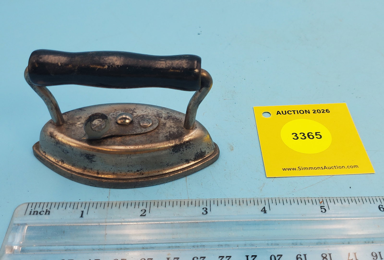 Dover USA, Sad Iron 602, L 3 1/2" (1 of 2)