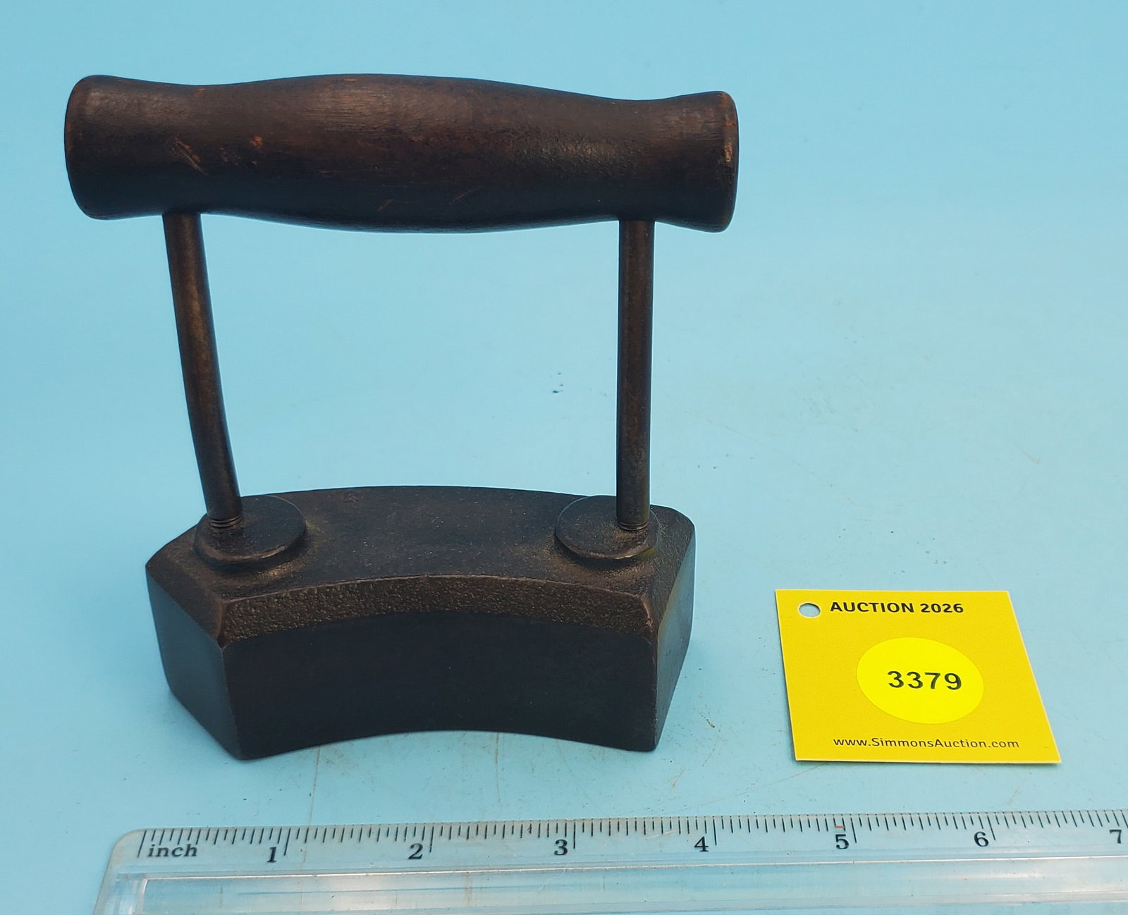 Hat tolliker, wood handle curved side: Hat tolliker, wood handle curved side