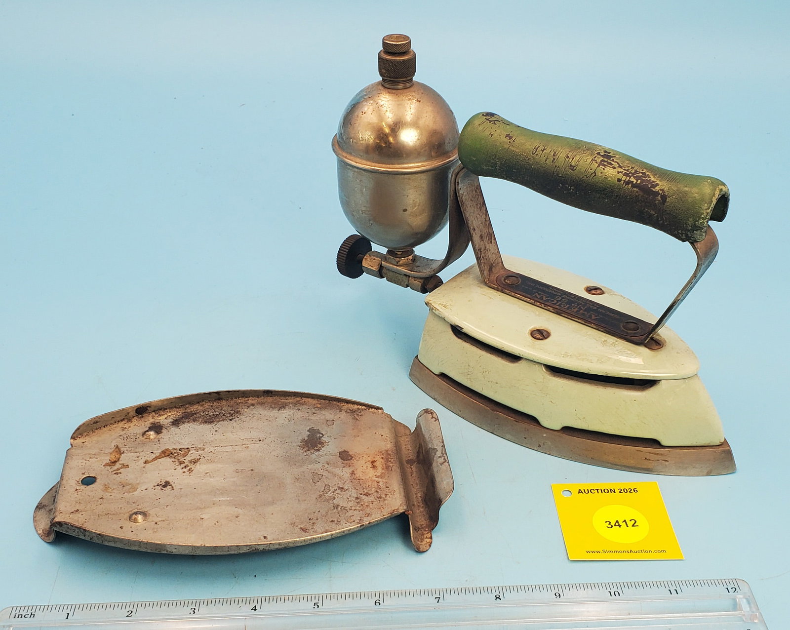 Gasoline, American, American Gas & Machine Company Inc., No 66, w/trivet, green enamel on surface... - 2