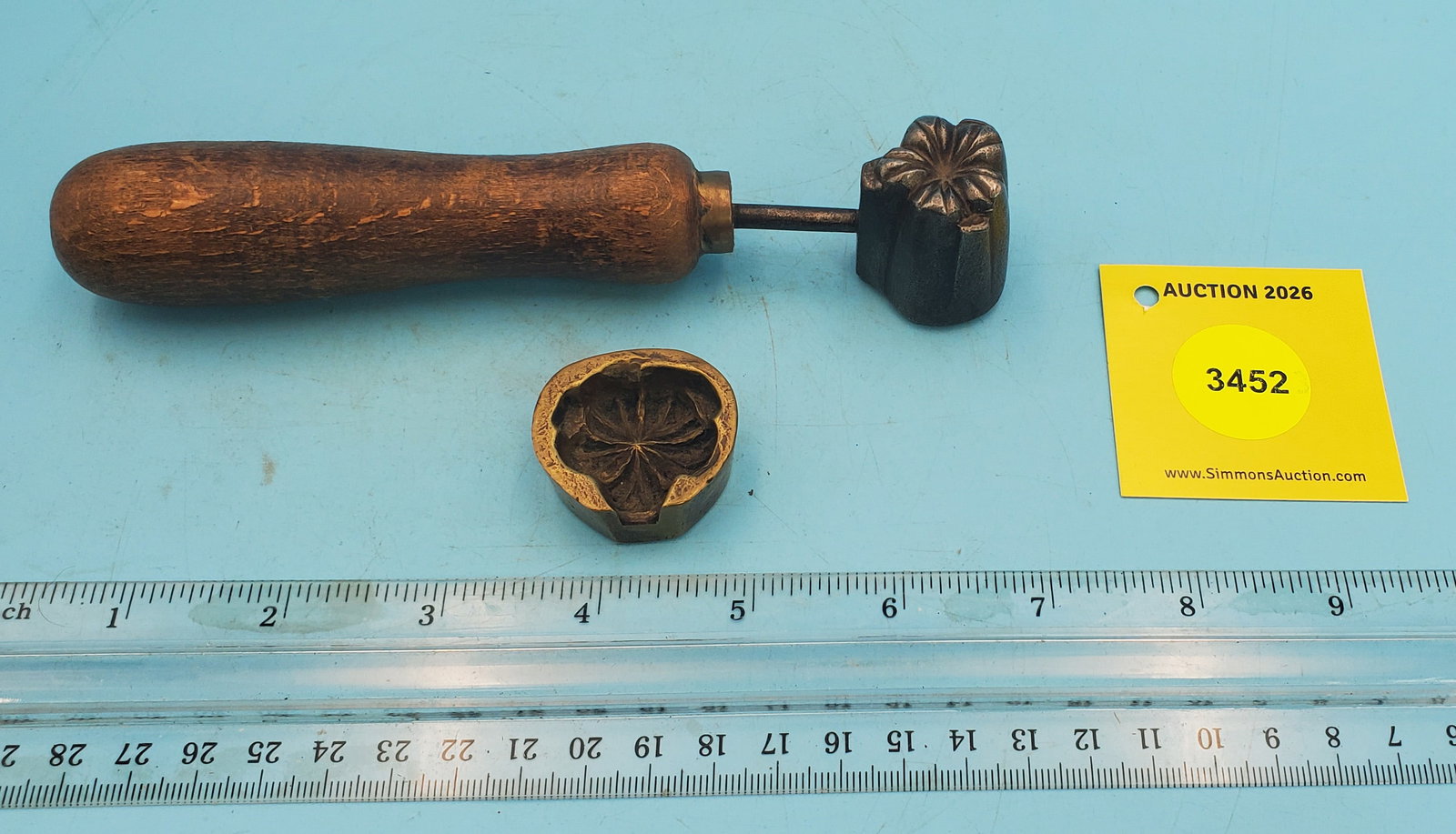 Flower iron: Flower iron