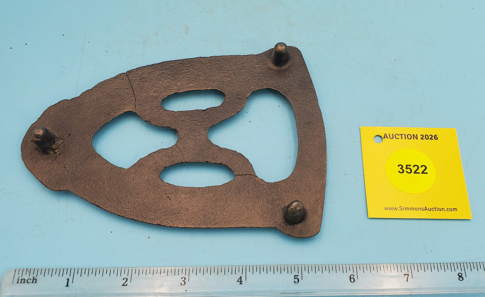 Trivet, Howell Wapak, does have a crack - 2